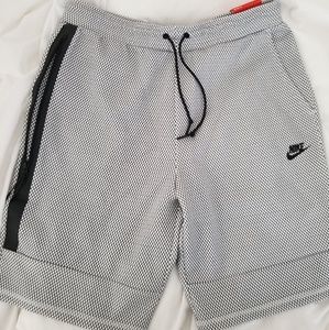 Nike Men's Tapered Shorts Sz XL **Brand New**
